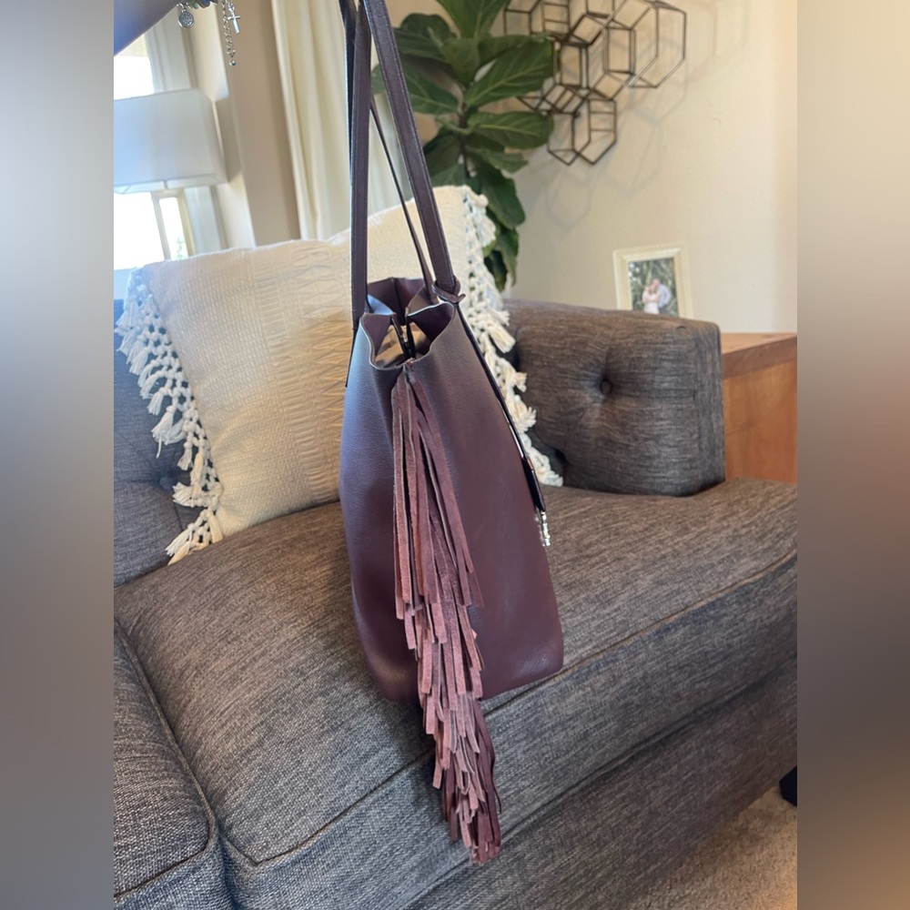 YSL Saint Laurent Large Calfskin Fringe Shopping Tote Bag Maroon - Picture 4 of 15